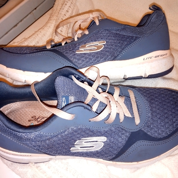 EUC SKETCHERS SIZE 10 lightweight BLUE AND BEIGE COLORS BRAND NEW memory Foam - Picture 10 of 11